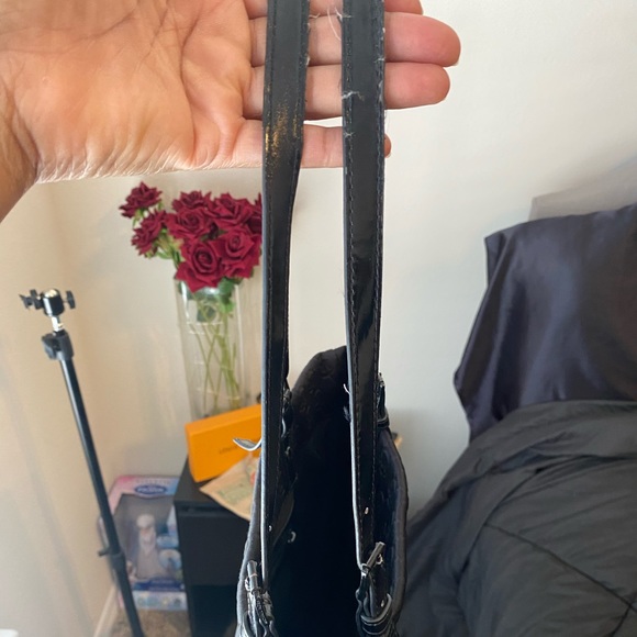 Micheal Kors Tote - Picture 6 of 8